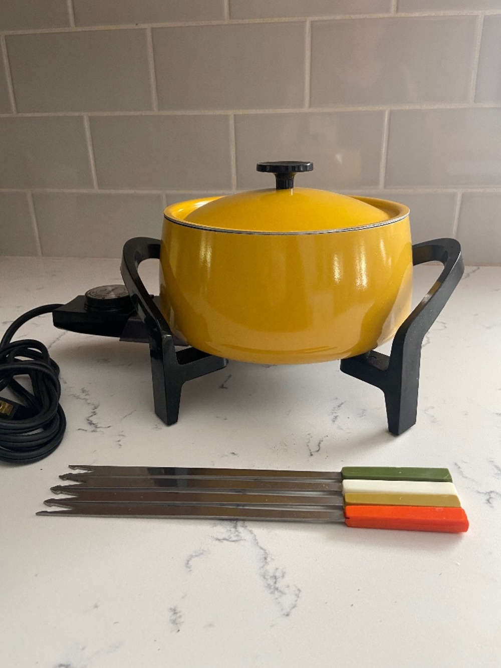 Vintage West Bend Harvest Gold Fondue Pot Complete 4 Forks USA